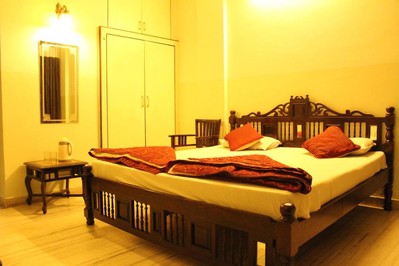 Hotel The Chit Chat Palace Dźajpur Zewnętrze zdjęcie
