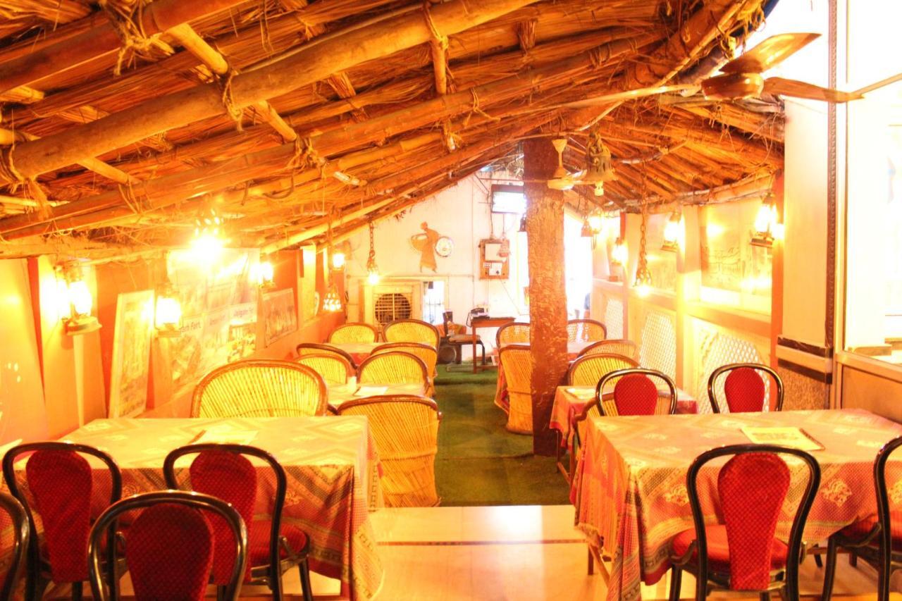 Hotel The Chit Chat Palace Dźajpur Zewnętrze zdjęcie